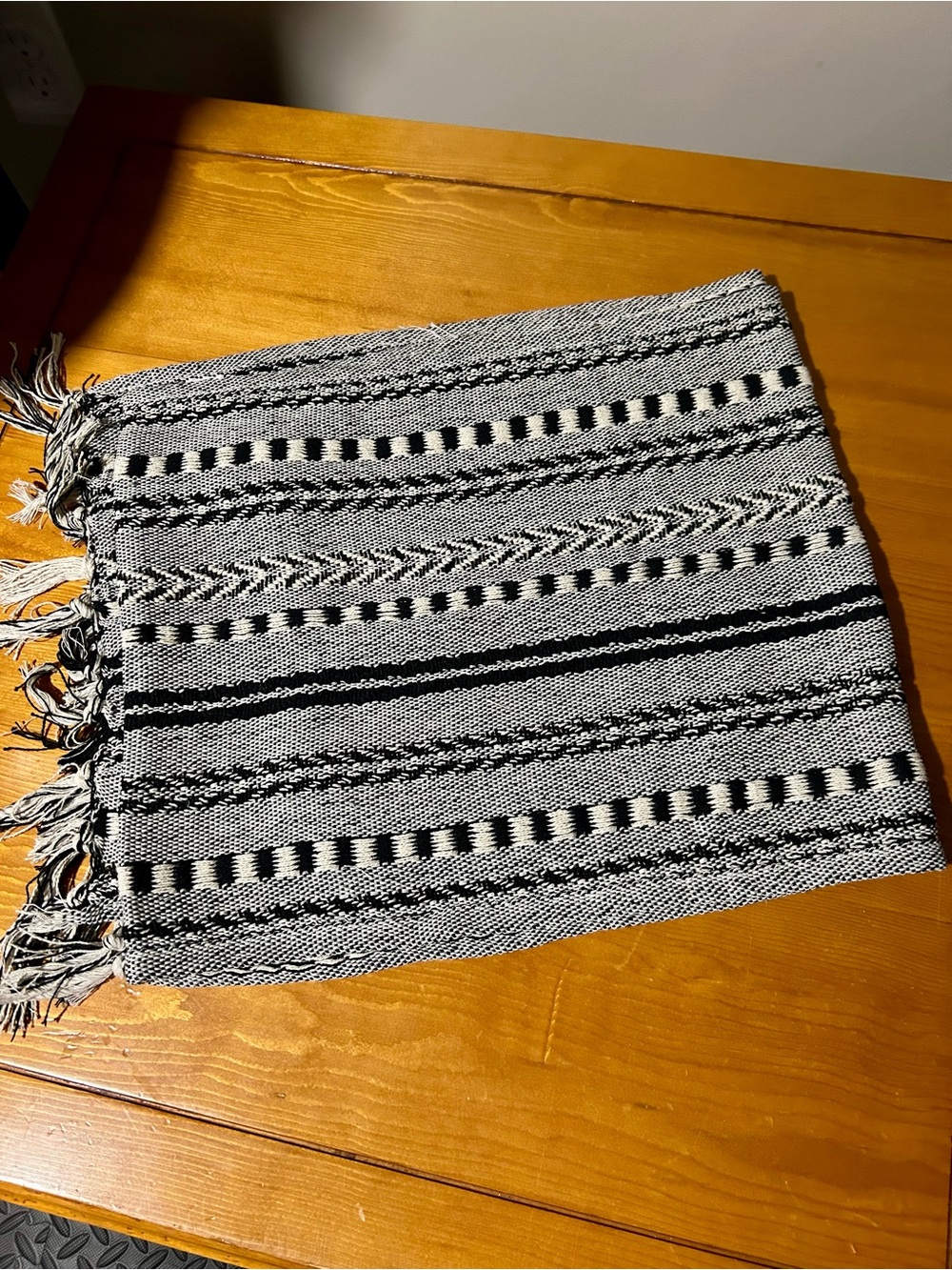 (3/$10) Black & White Woven Fringe Table Runner